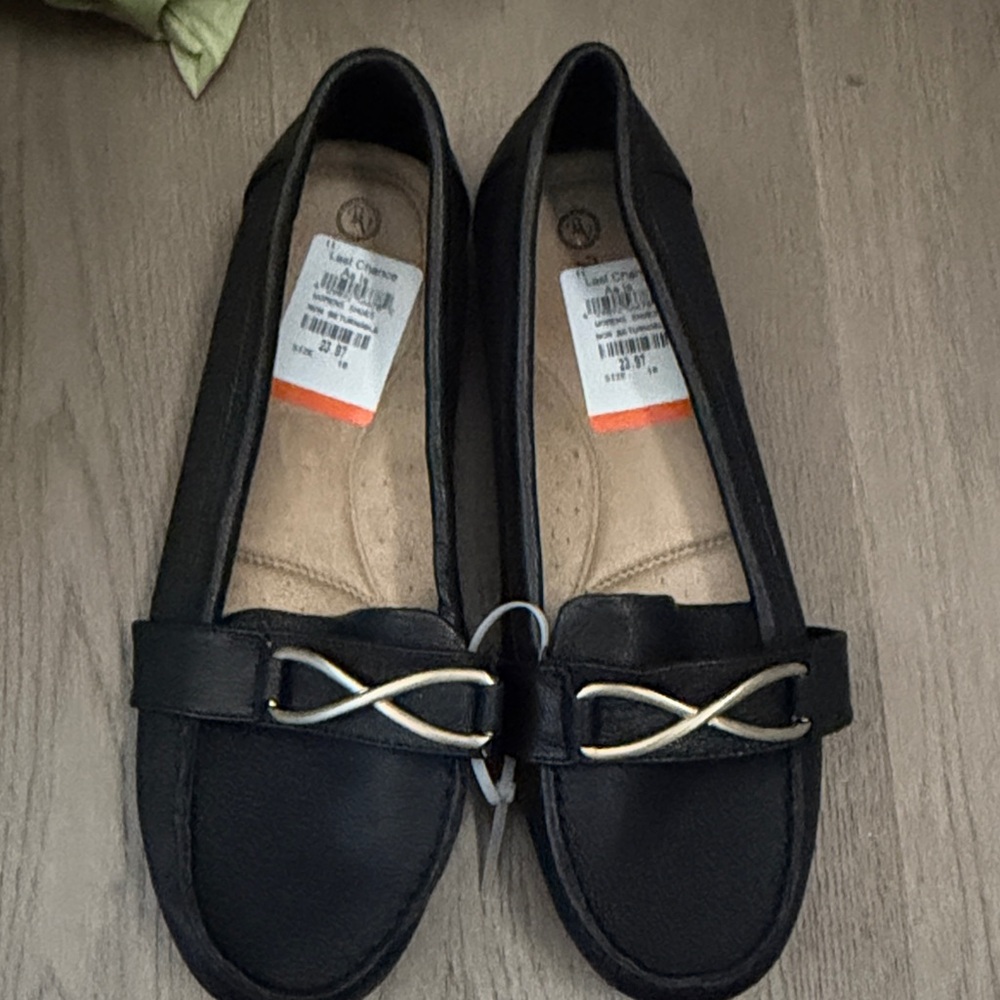 Black Loafers Bella Vita NEW